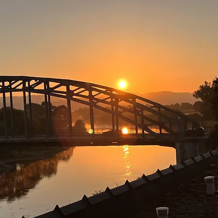 Brueckentor בית הארחה